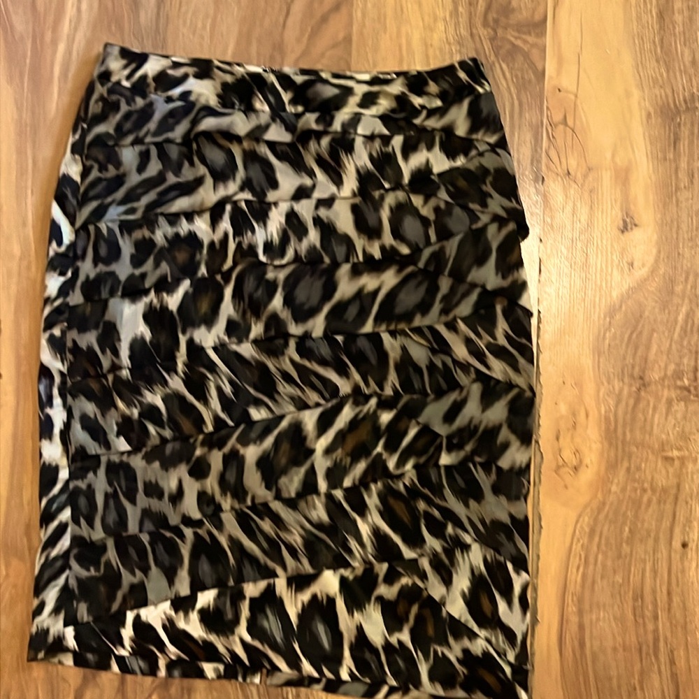💥Free with purchase💥Ladies Worthington Leopard Print Skirt